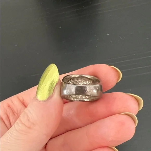 Souvenir Jewelry Silver Bark at the Moon Ozzy Osbourne Ring - Picture 9 of 16